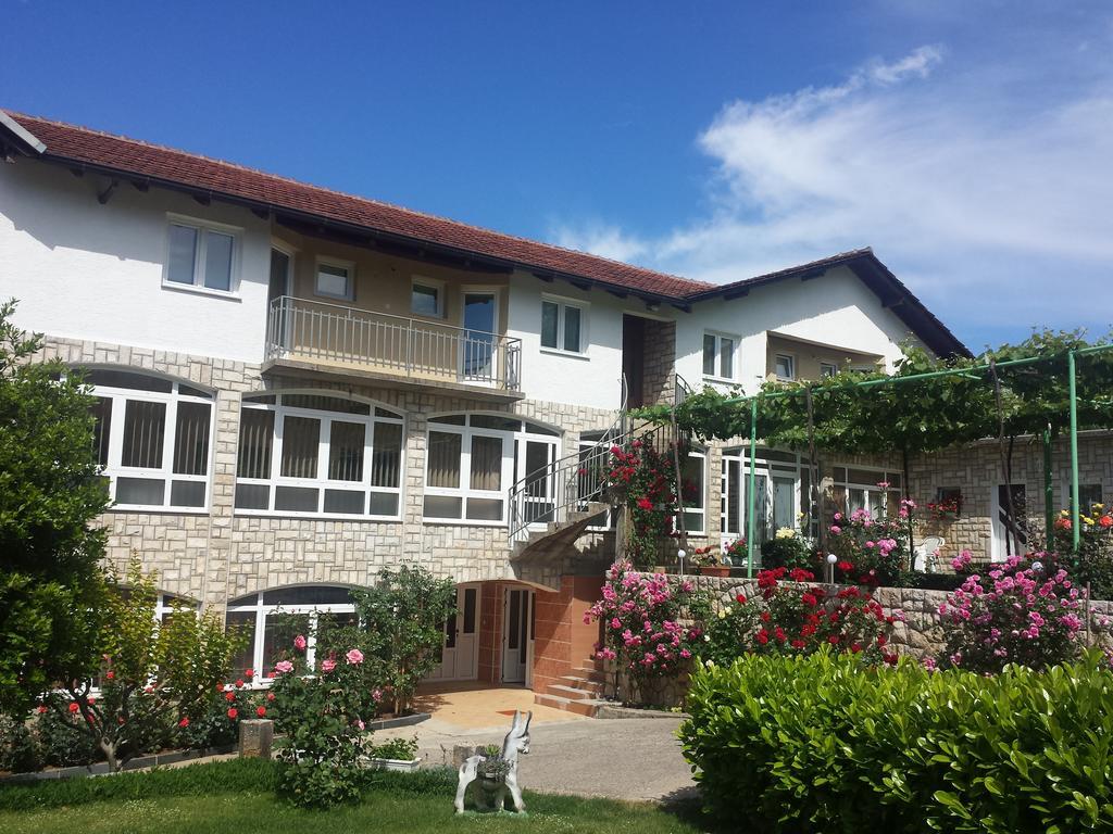 Pansion Pero Elez Medjugorje Hotel Buitenkant foto